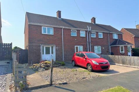 Boddington Road, Aylesbury HP22 3 bed semi