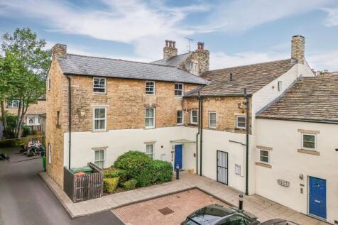 Shires Court, Boston Spa, Wetherby... 2 bed flat for sale