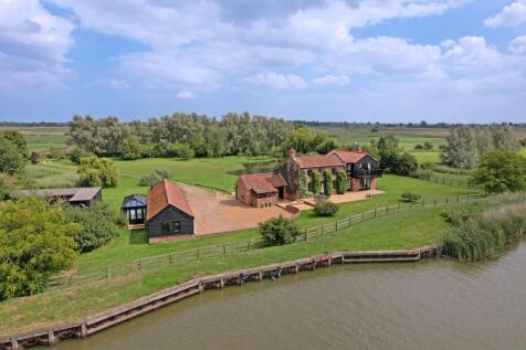 7 bedroom detached house for sale