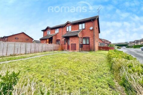 Horsham Road, Owlsmoor, Sandhurst 2 bed terraced house for sale