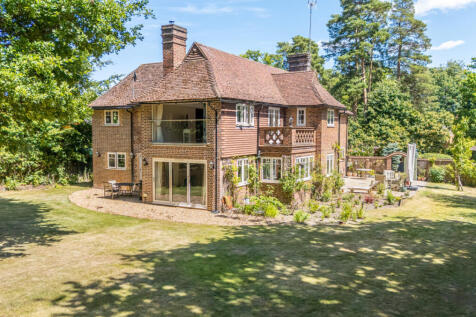 Robin Lane, Sandhurst, Berkshire 5 bed detached house for sale