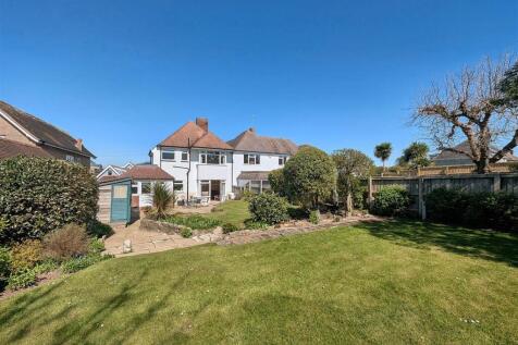 Bluett Avenue, Seaview, PO34 5HE 5 bed semi