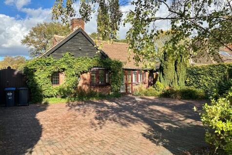 Rugby Road, Binley Woods, Coventry... 3 bed detached bungalow for sale