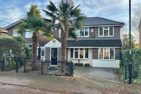 Pembury Avenue, Longford, Coventry... 3 bed detached house for sale