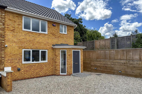 Jerounds, Essex CM19 3 bed end of terrace house for sale