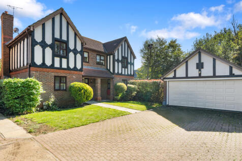 Whieldon Grange, Essex CM17 4 bed detached house for sale