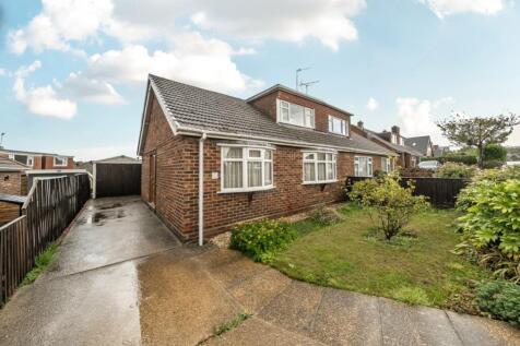 Westfield Road, Waltham, Grimsby... 3 bed semi