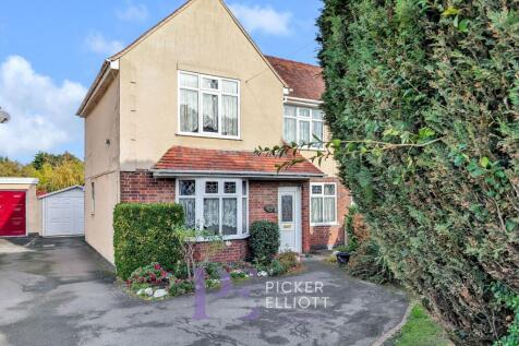 3 bedroom semi-detached house for sale