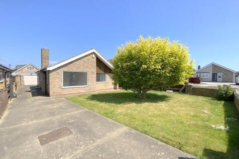 Mayfair Court, Cleethorpes 3 bed detached bungalow for sale