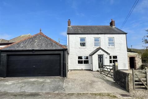 High Street 4 bed detached house for sale