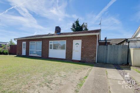 Manfield Gardens, St Osyth CO16 2 bed semi