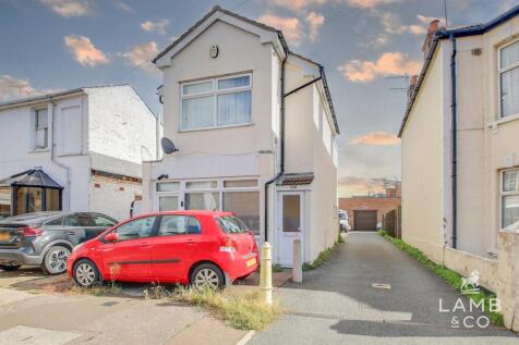 2 bedroom detached house for sale