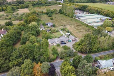 London Road, Essex CO16 3 bed detached bungalow for sale