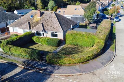 2 bedroom semi-detached bungalow for sale