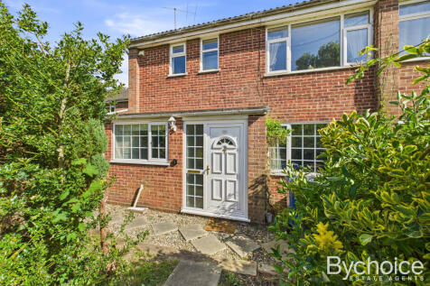 Queensway, Great Cornard 2 bed maisonette for sale