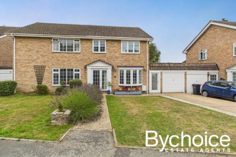 3 bedroom semi-detached house for sale