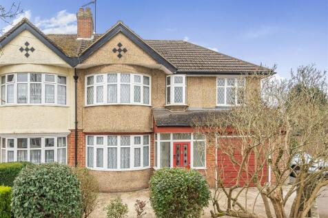 3 bedroom semi-detached house for sale