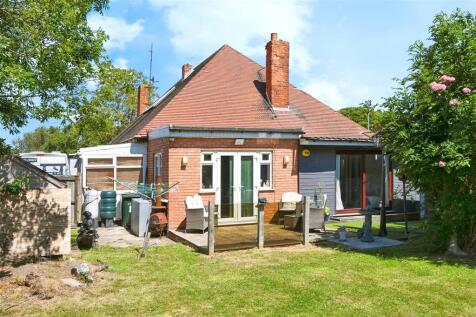 2 bedroom semi-detached bungalow for sale