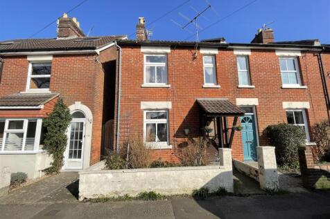 Lower Road, Salisbury SP2 2 bed townhouse for sale