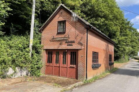 Old Road, Salisbury SP5 2 bed detached house for sale