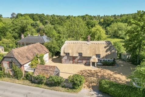16 Lower Woodford, Salisbury SP4 5 bed detached house for sale
