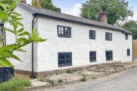 2 Chine Road, Salisbury SP4 4 bed detached house for sale