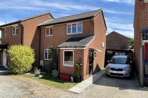 2 bedroom semi-detached house for sale
