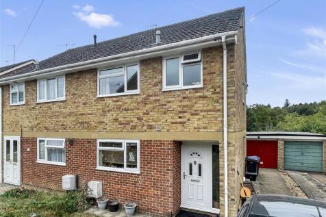 Cheshire Close, Salisbury SP2 3 bed semi