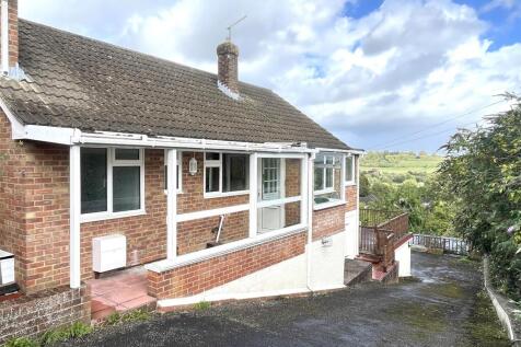 3 bedroom semi-detached bungalow for sale