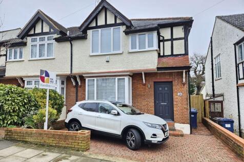 3 bedroom semi-detached house for sale