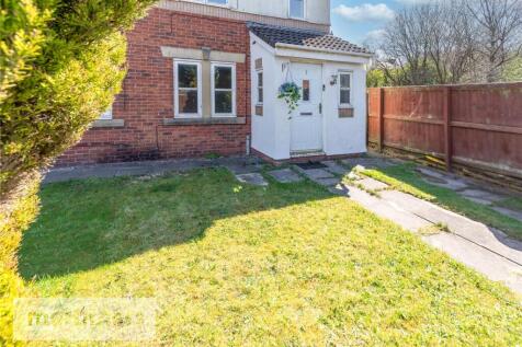 Higher Firs Drive, Clayton Le Moors... 3 bed semi