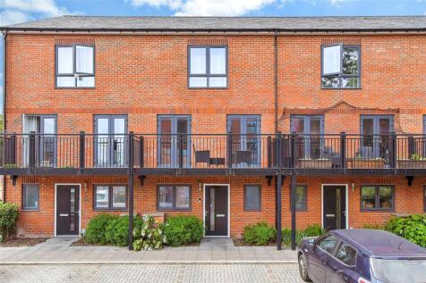 Pinewood Way, Chichester, West Sussex 4 bed terraced house for sale