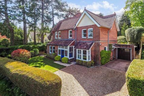 Hurdle Way, Compton Down 3 bed detached house for sale