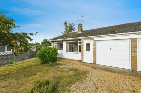 2 bedroom link detached house for sale