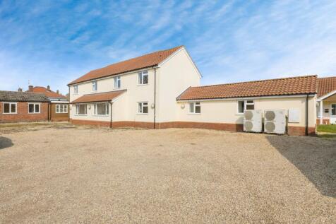 6 bedroom detached house for sale