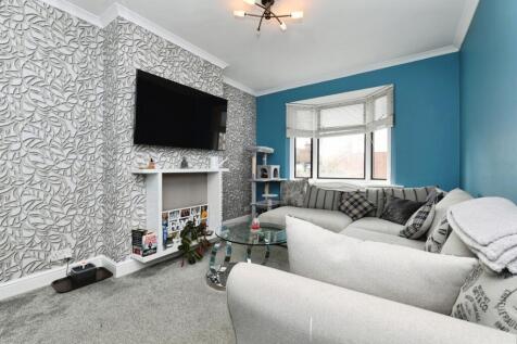 2 bedroom maisonette for sale