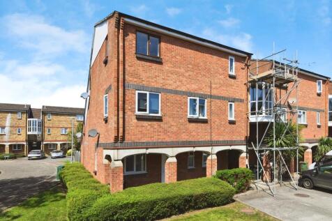 1 bedroom maisonette for sale