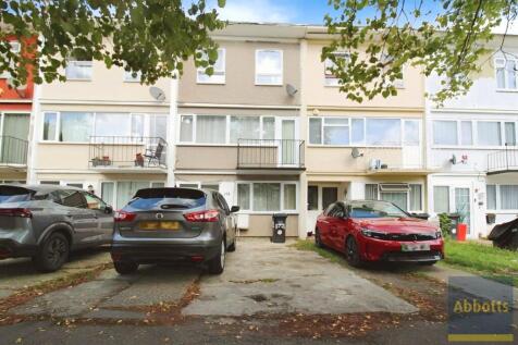 3 bedroom town house for sale