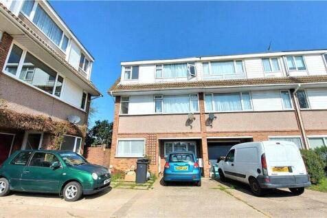 6 bedroom town house for sale