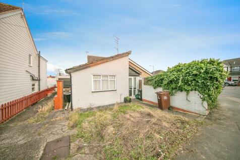 2 bedroom detached house for sale