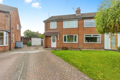 3 bedroom semi-detached house for sale