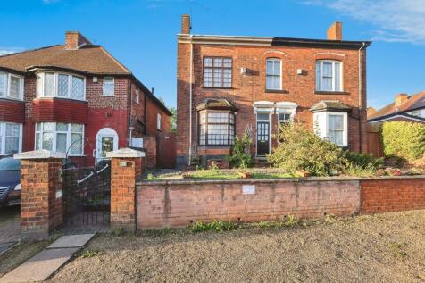4 bedroom semi-detached house for sale