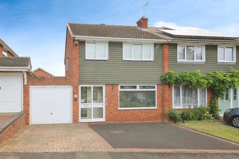 3 bedroom semi-detached house for sale