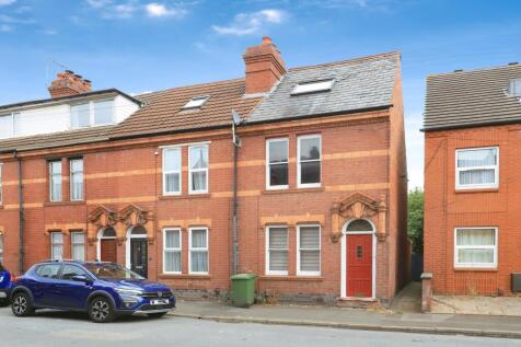 3 bedroom end of terrace house for sale