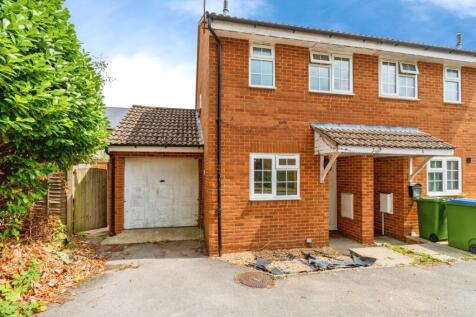 2 bedroom semi-detached house for sale