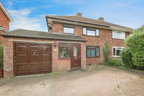 3 bedroom semi-detached house for sale
