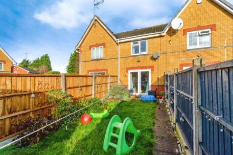 2 bedroom town house for sale