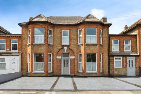 6 bedroom semi-detached house for sale
