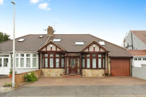 6 bedroom semi-detached house for sale