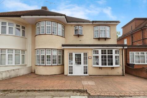 5 bedroom semi-detached house for sale